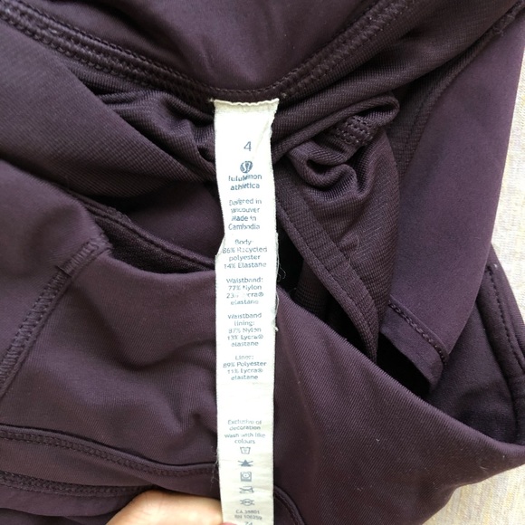 Lululemon black cherry run times short - Picture 5 of 5